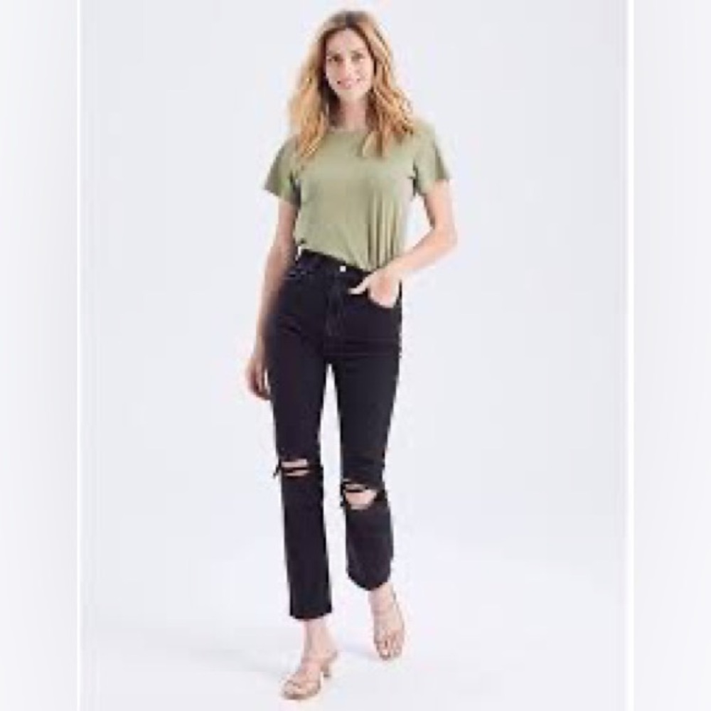 A&F Black Distressed Ultra High Rise Ankle Straight Jeans Women’s size 25 short